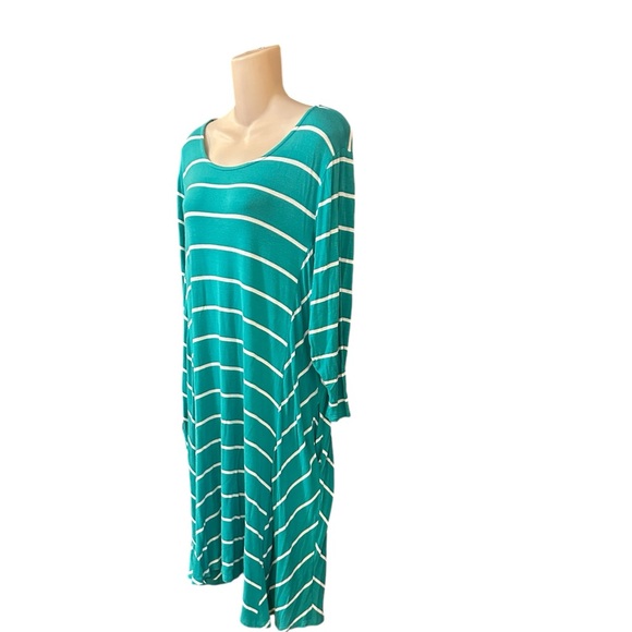 Alison Grace Striped Dress with Pockets - Picture 3 of 7